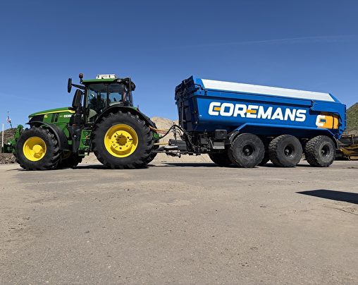 Trekker met gronddumper