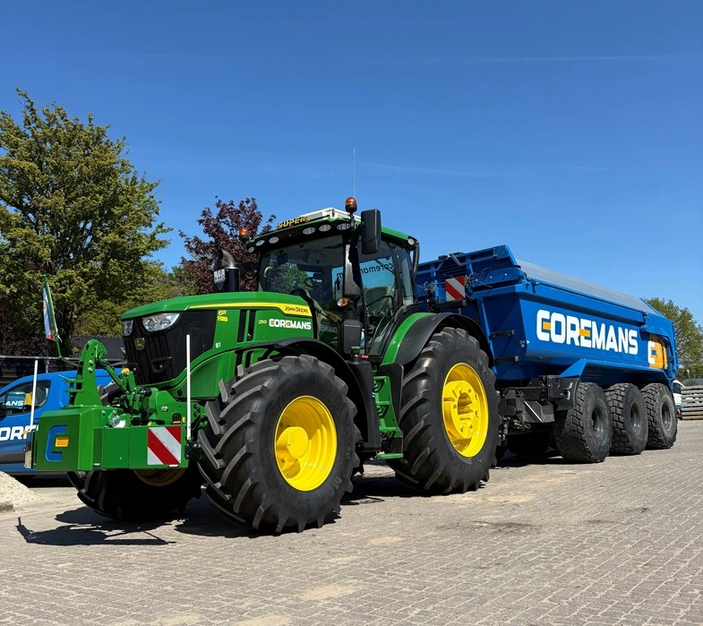 Trekker met gronddumper
